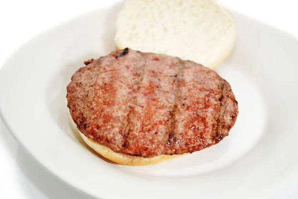 Grilled Burger Ready for Fresh Condiments — Stock Photo, Image