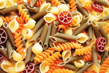 arka planı farklı aromalı pasta şekilleri