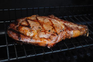 organik sığır biftek mükemmel ızgara çizgiler