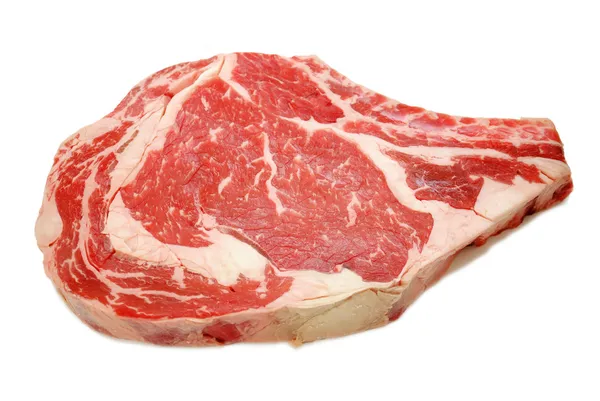 Bife de carne orgânica magra isolado sobre branco — Fotografia de Stock