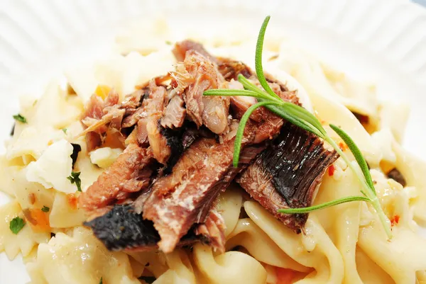 Close Up of Fishy Makerel with Fresh Rosemary on Pasta Salad — Stock Photo, Image