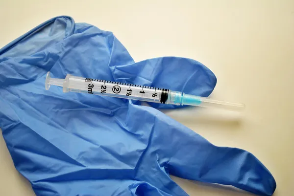 Tek kullanımlık atış ile mavi lateks eldiven