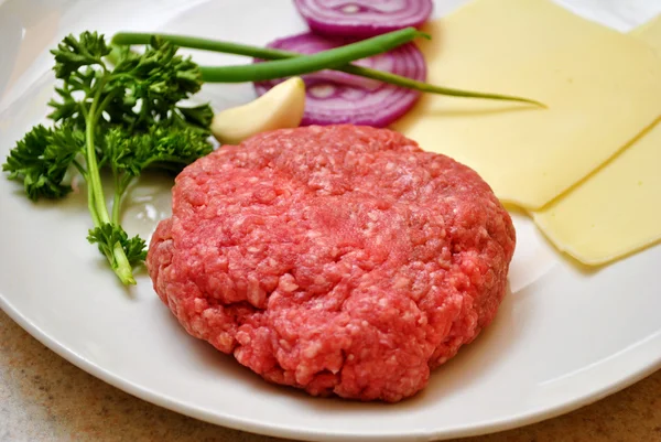 Hamburg Patty with Fresh Ingredients — Stock Photo, Image