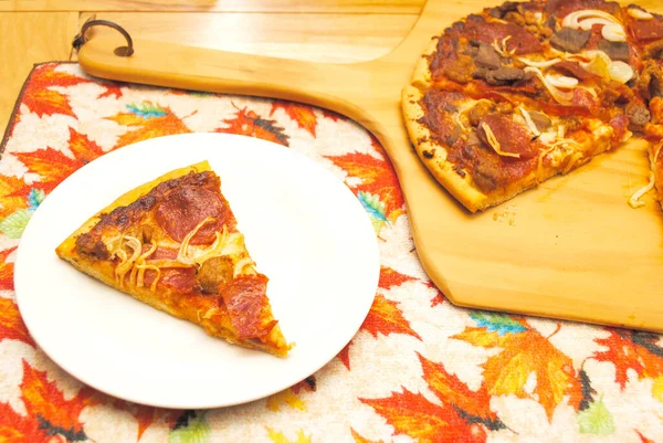 Pepperoni Onion Homemade Pizza — Stock Photo, Image