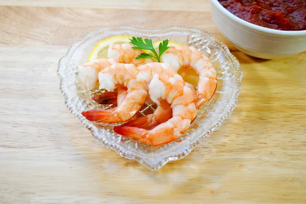 Appetizer Shrimp Garnished Lemon Slices — Stock Photo, Image