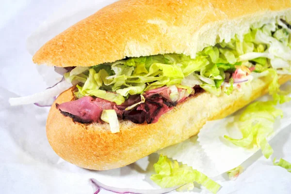 Μεγάλο Ψητό Σάντουιτς Βοδινό — Φωτογραφία Αρχείου