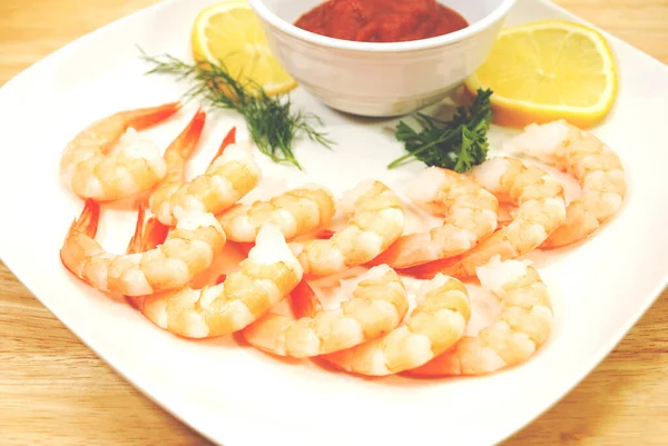 Appetizer Fresh Cooked Shrimp Sliced Lemon Cocktail Sauce Dill Parsley — Stock Photo, Image