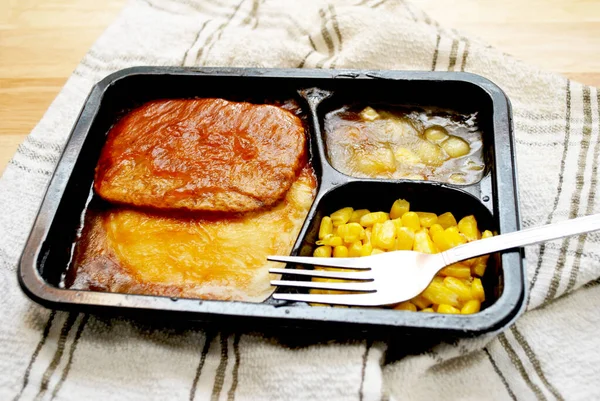 Microwaveable Salisbury Steak Dinner Meal — Stock Photo, Image