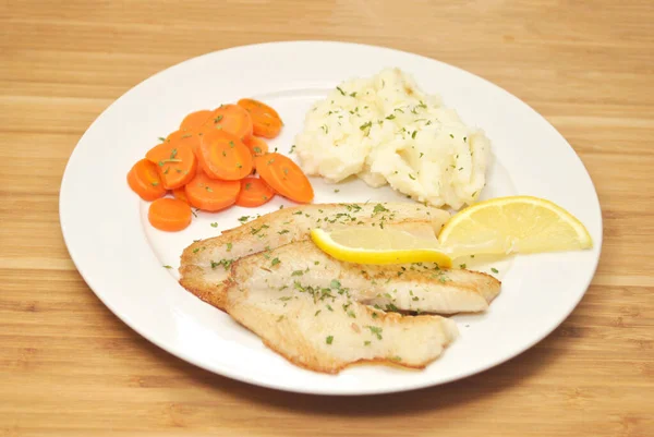 Healthy Fish Carrots Mashed Potatoes Meal — Stock Photo, Image