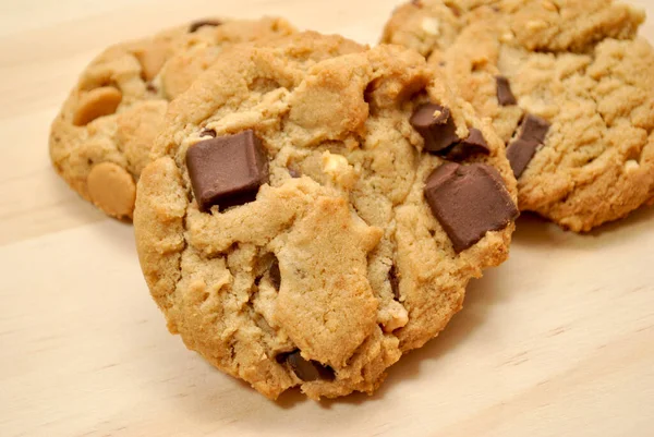 チョコレート固まりのクッキーのクローズ アップ — ストック写真