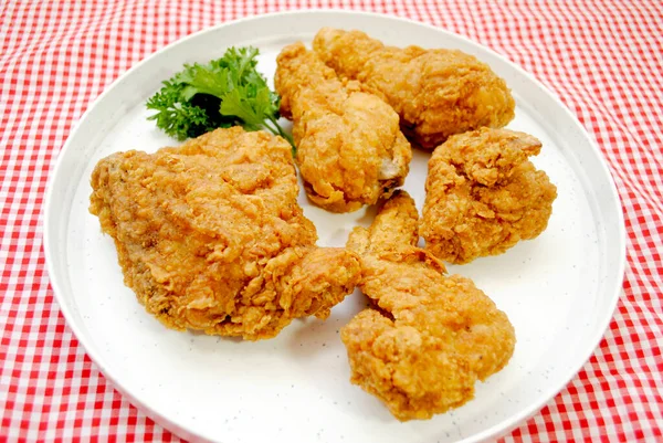 Куриные Кусочки Жареного Цыплёнка Тарелке — стоковое фото
