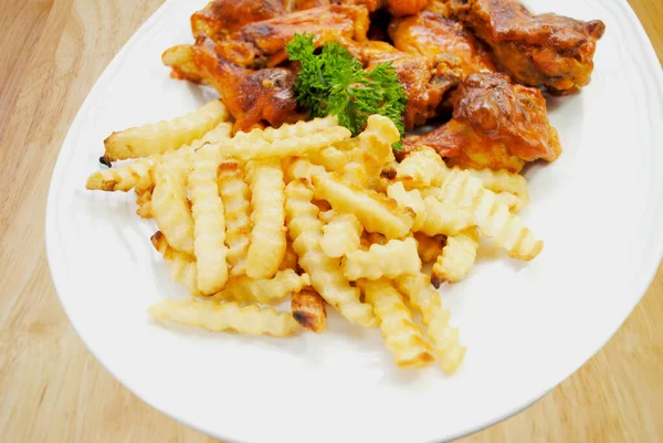 Platter French Fries Served Spicy Baked Buffalo Wings — Stock Photo, Image