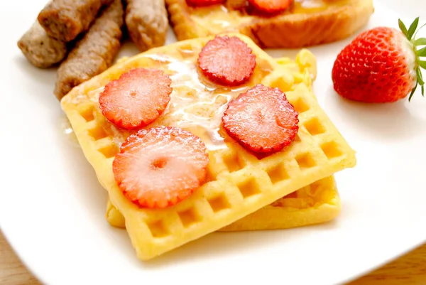 Maple Syrup Sliced Strawberries Waffles Close — 스톡 사진