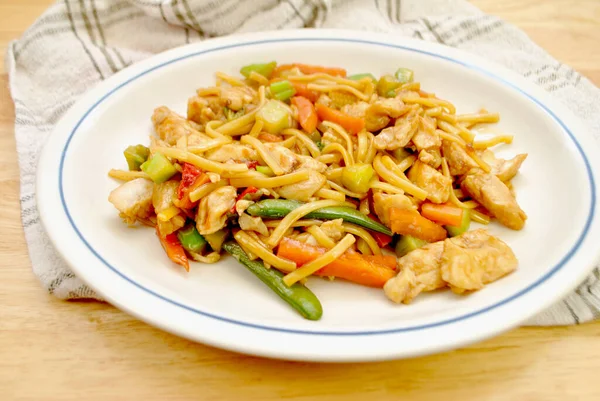 Teriyaki Chicken Vegetable Stir Fry Thin Noodles — Stock Photo, Image