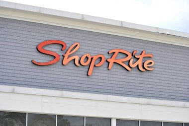 Shop Rite Store-ShopRite, Connecticut, Delaware, Maryland, New Jersey, New York ve Pensilvanya 'da mağazaları olan bir süpermarket perakendecisi kooperatifi. 27 Mart 2022 - Norwich, CT, ABD