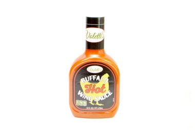 Valetti 'nin Bufalo Kanadı Acılı Sos Şişesi Beyaz Arkaplanda İzole Edildi