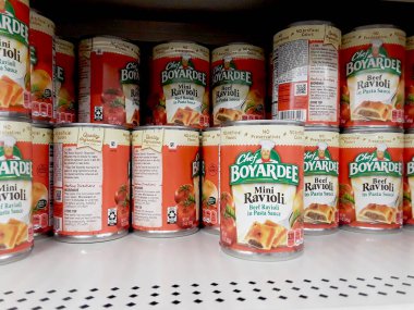 Şef Boyardee Mini Ravioli-Biftek Ravioli Sos Kutuları Dükkanında