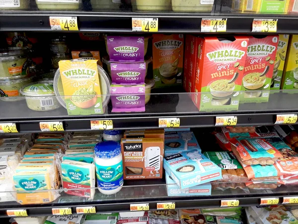 Vegan Food Products Refrigerator Cooler Display Április 2022 Walmart Supercenter — Stock Fotó