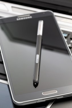 phablet, seçici odak stylus kalem ile dizüstü bilgisayar