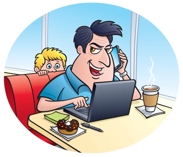 bir dizüstü bilgisayar ve cep telefonuyla konuşan dolandırıcı