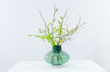 yeşil dallar ile bahar buketi