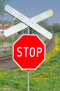 Tren dur işareti