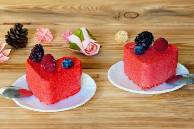 kalp şeklinde kekler