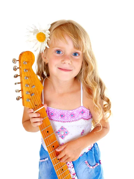 Liten flicka spela gitarr — Stockfoto