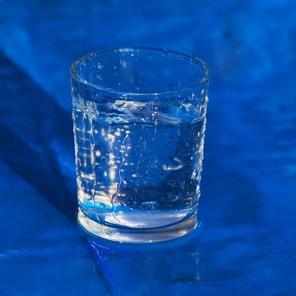 Ett glas vatten — Stockfoto