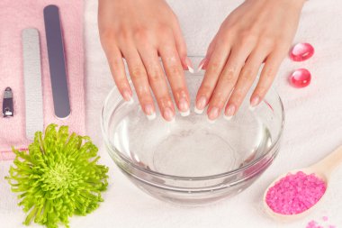 el ile mükemmel Fransız manikür