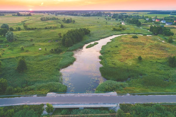 Blick Von Oben Auf Einen Fluss Grünen Einem Sonnigen Tag — Stockfoto