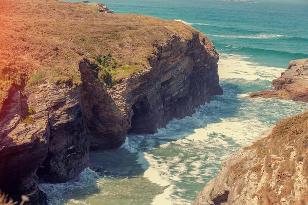 Paisaje Marino Día Soleado Hermosa Bahía Tranquila Costa Rocosa Del — Foto de Stock