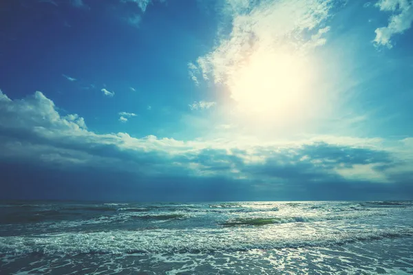 Güneşli Bir Günde Deniz Manzarası Dramatik Doğa Manzarası — Stok fotoğraf