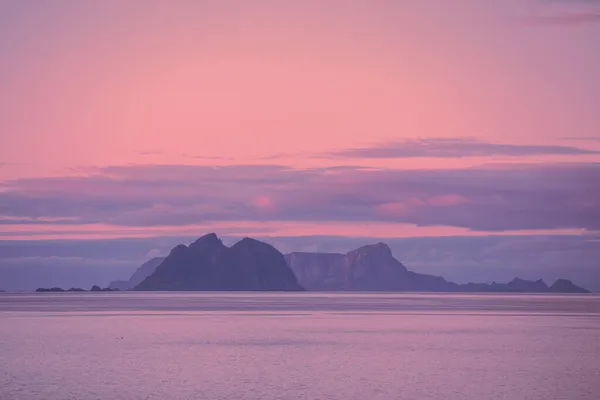 Havet Vid Horisonten Klippor Havet Solnedgången Vacker Stenig Havsutsikt Kvällen — Stockfoto