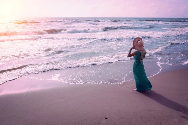 Seascape Pink Sunrise Woman Beach Young Happy Woman Long Green — Stock Photo, Image