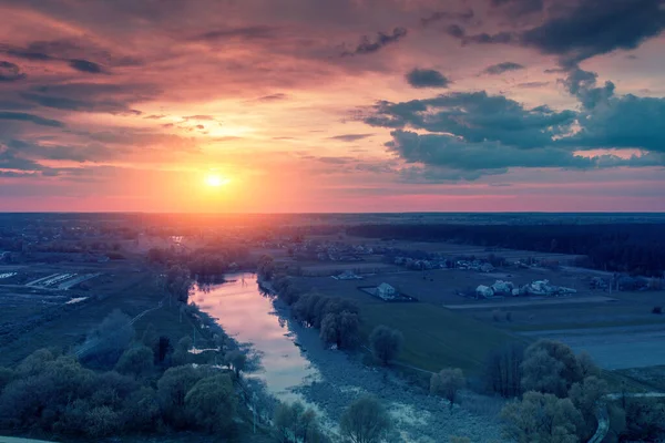 Magischer Rosafarbener Sonnenuntergang Über Der Landschaft Heiterer See Abend Naturlandschaft — Stockfoto