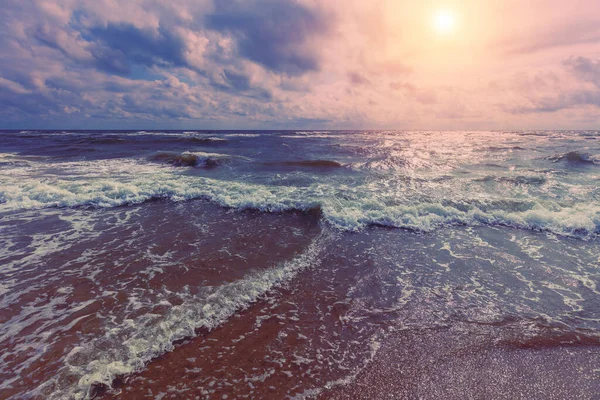 Seascape Tidigt Morgonen Soluppgång Över Det Stormiga Havet Naturlandskap — Stockfoto