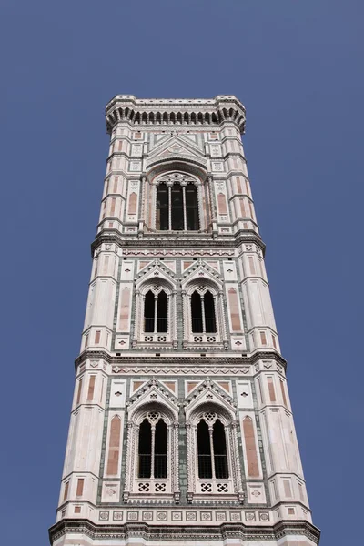 Turm der Basilika in Florenz — Stockfoto