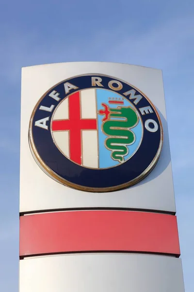 Эсбьерг Дания Мая 2016 Логотип Alfa Romeo Панели Alfa Romeo — стоковое фото