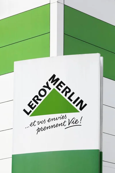 Tassin Demi Lune France June 2020 Leroy Merlin Logo Building — Stockfoto