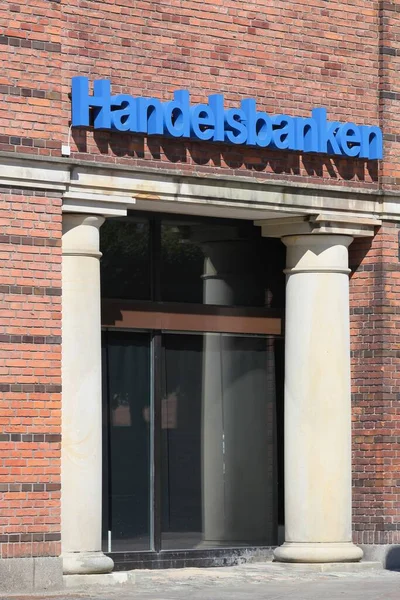 Odense, Danimarka - 13 Ağustos 2020 Handelsbanken Ajansı. Handelsbanken, İsveç 'in 460' tan fazla şubesi olan ve uluslararası bankacılık hizmetleri sunan bir İsveç bankasıdır.