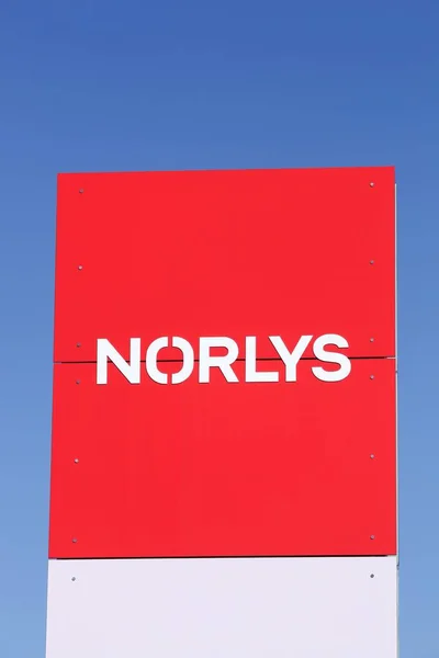 Holme Dinamarca Abril 20122 Logotipo Norlys Panel Norlys Mayor Grupo — Foto de Stock