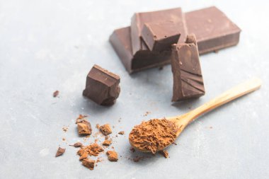 Siyah çikolata parçaları yüksek kalite.