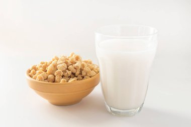 Yağlı tahıllı soya fasulyesi.