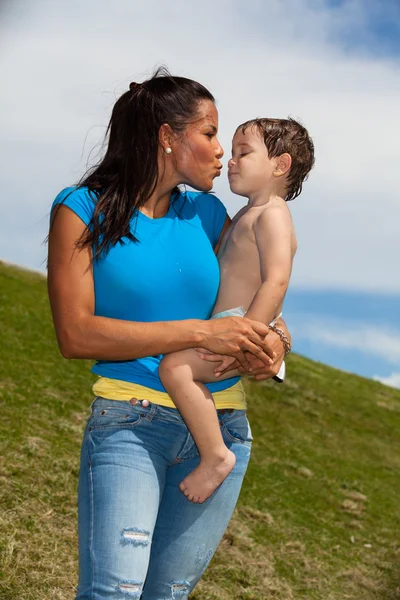 Babá beijo — Fotografia de Stock