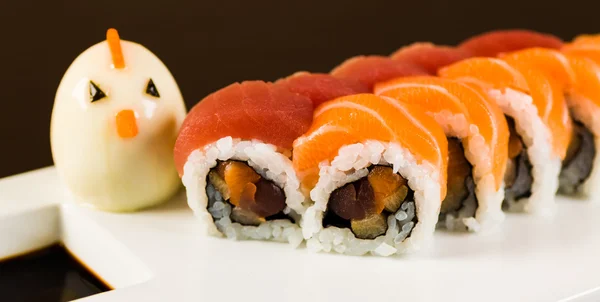 Tuna and Salmon Roll — Stock Photo, Image