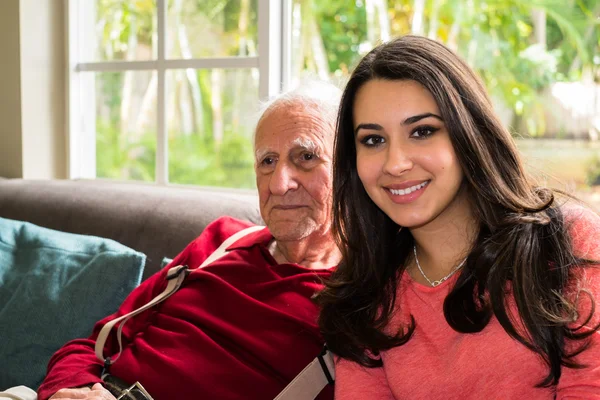 Grand-père et petite-fille — Photo