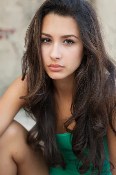 Beautiful young woman — Stock Photo, Image