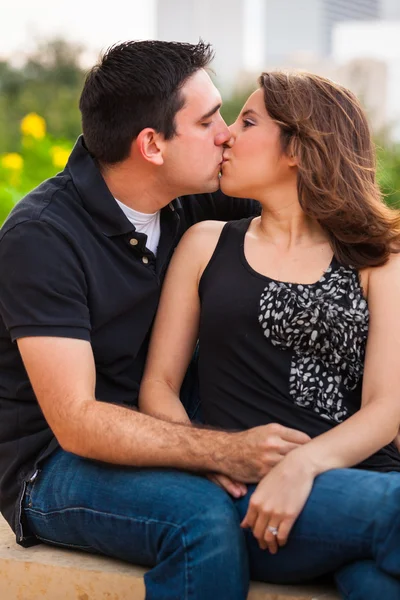 Young couple — Stock Photo, Image