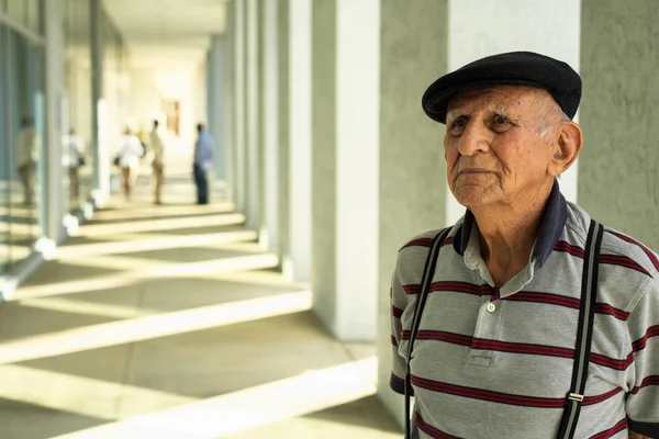 Oudere man portret — Stockfoto